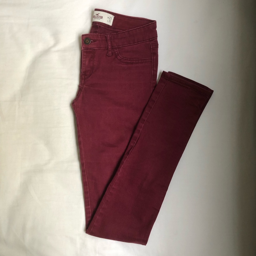 NWOT - Hollister size 23 Burgundy Jeans